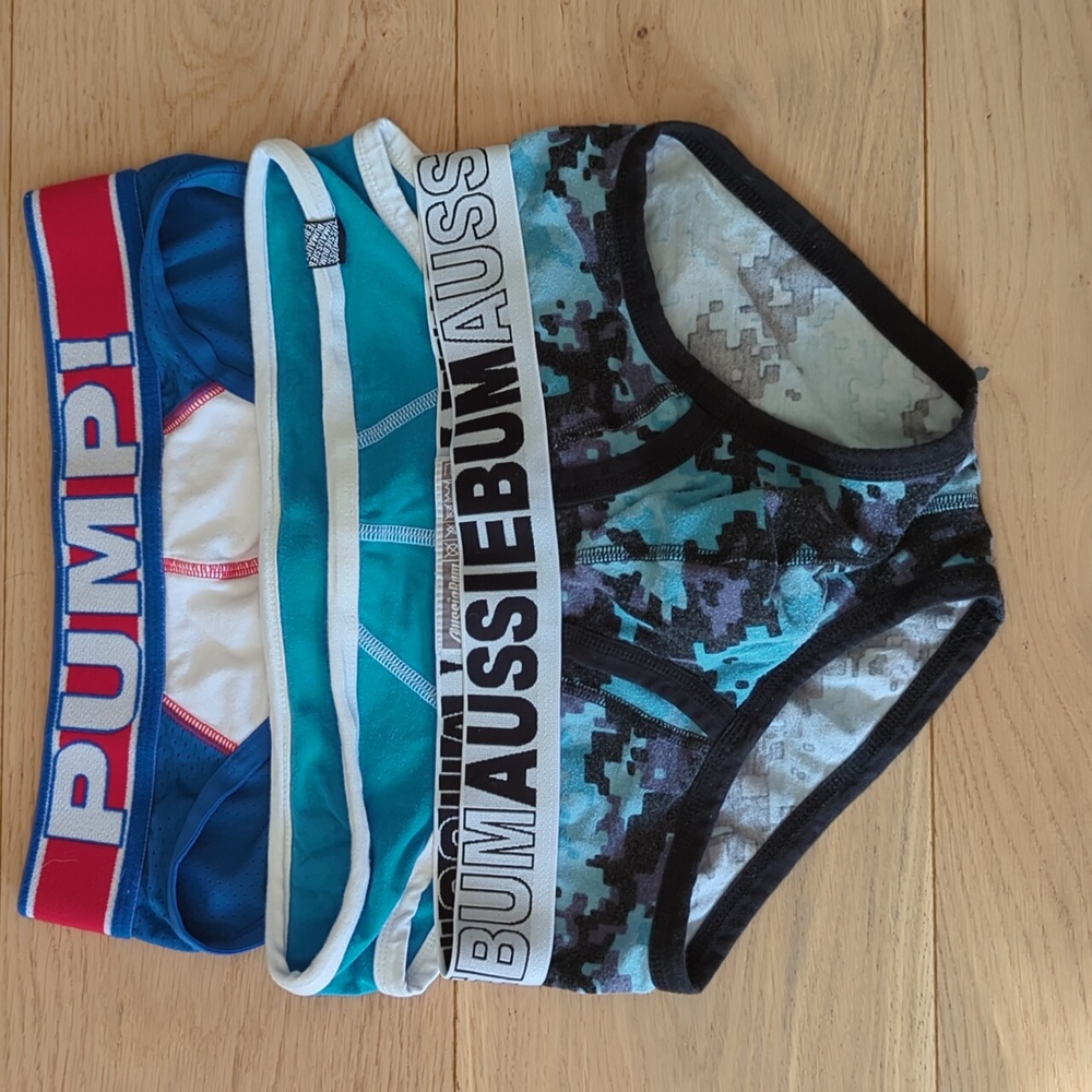 Lot of 3 pairs of underwear size small.